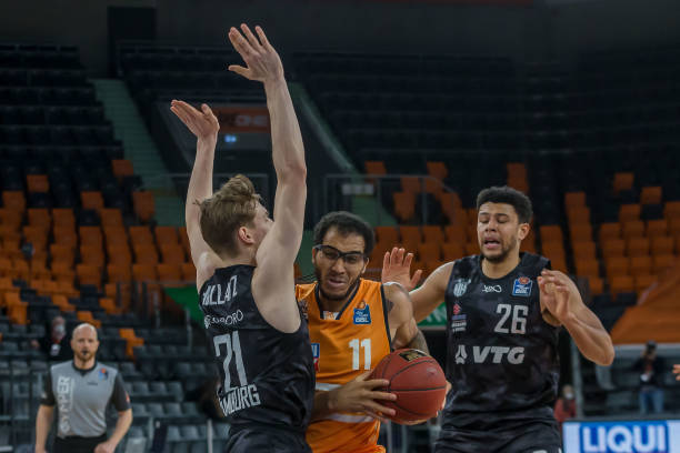 庸置疑的左 庸置疑的左