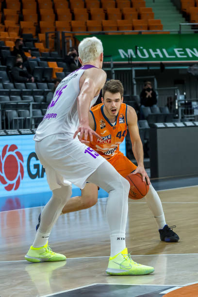 中进行比赛 中进行比赛